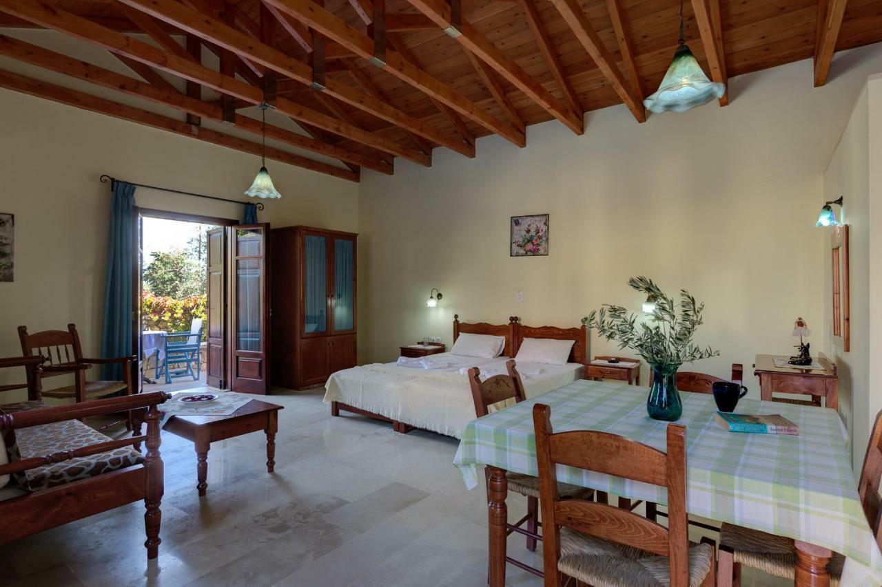 Iliopetra Aparthotel Douliana Exterior photo