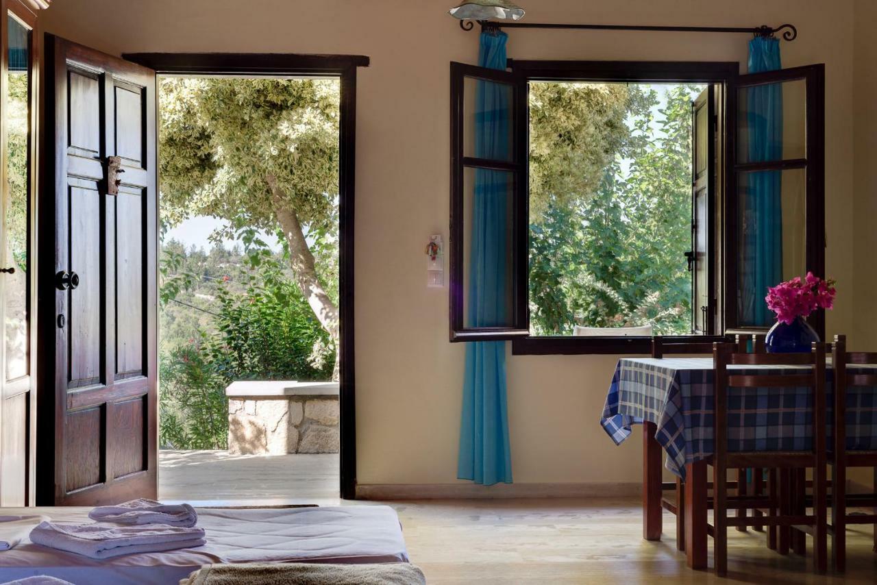 Iliopetra Aparthotel Douliana Exterior photo