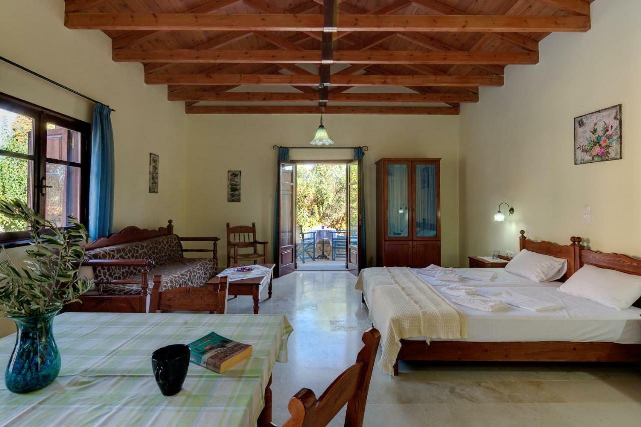 Iliopetra Aparthotel Douliana Exterior photo